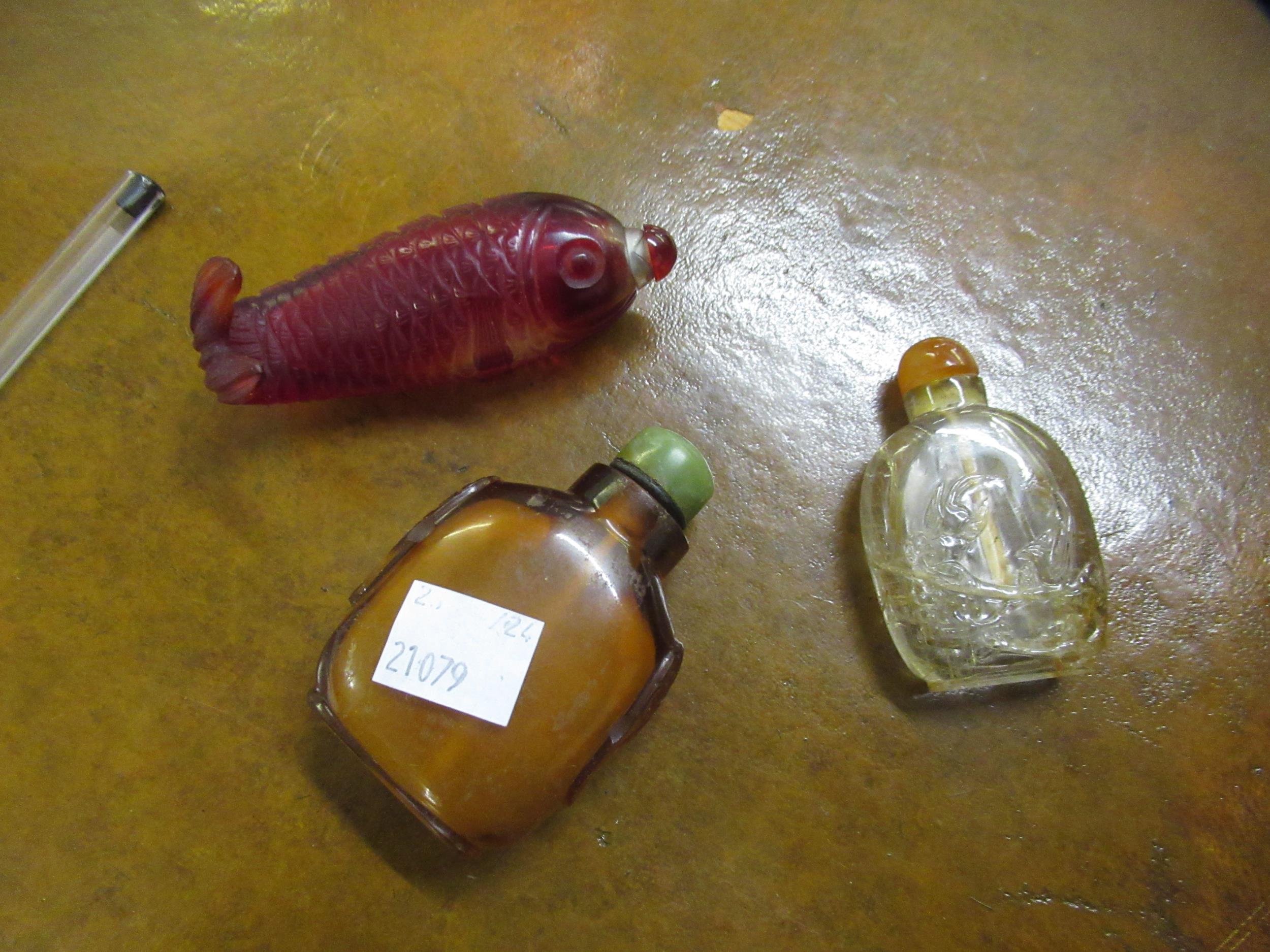 Group of three various Chinese moulded glass snuff bottles Various small chips to all three bottles - Image 2 of 10