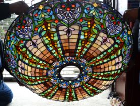 Large 20th Century leaded glass light fitting in Tiffany style, the bowl form pendant with hook