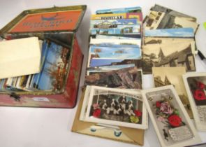 Quantity of miscellaneous vintage and later postcards