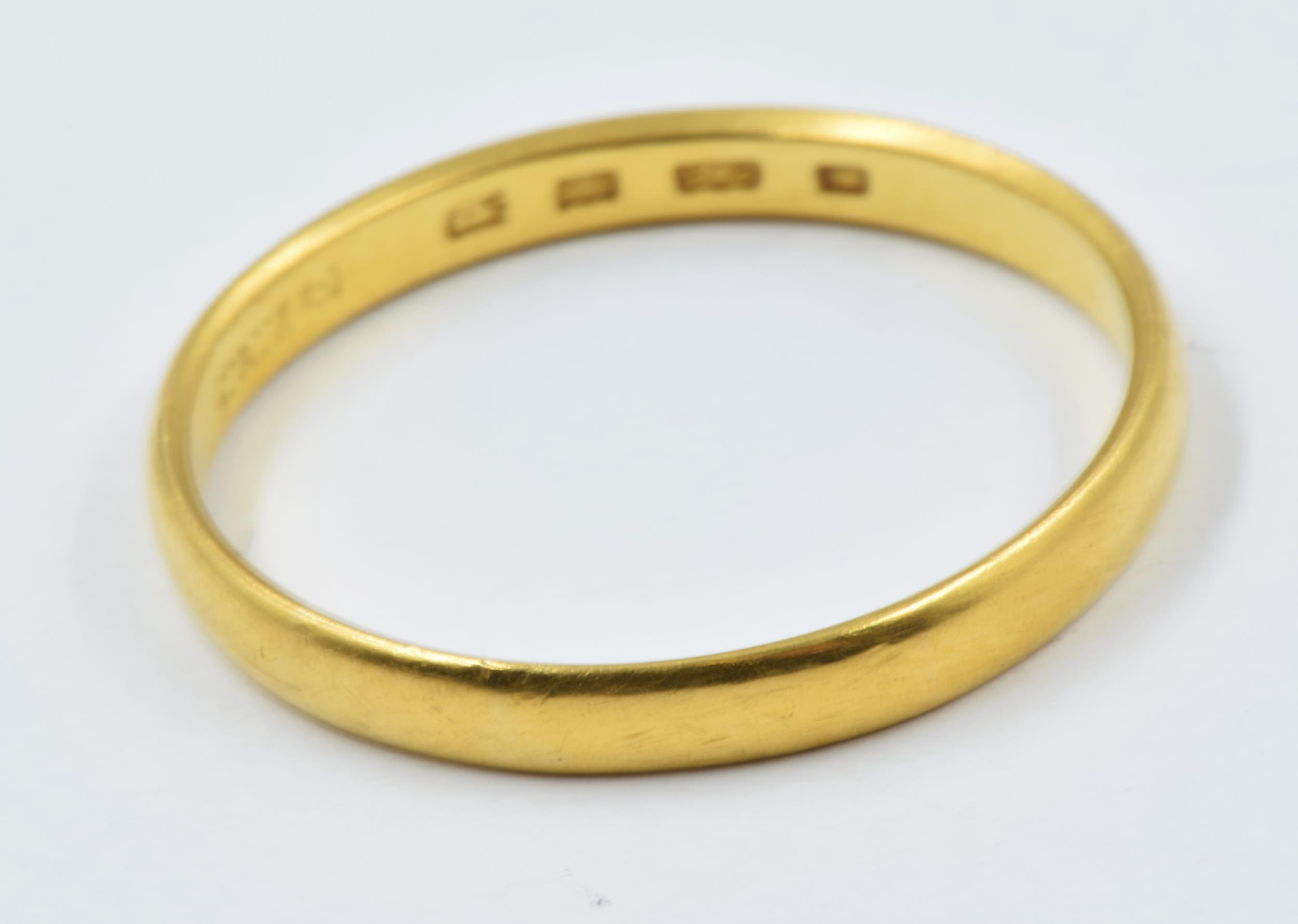 22ct Gold wedding band, 2.5g