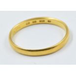 22ct Gold wedding band, 2.5g