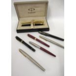 Parker gold plated boxed fountain pen set of two with 18ct gold nibs, together with three other