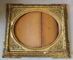 19th Century gilt picture frame with oval mount, aperture size 62 x 52cm, 84 x 74cm overall (with