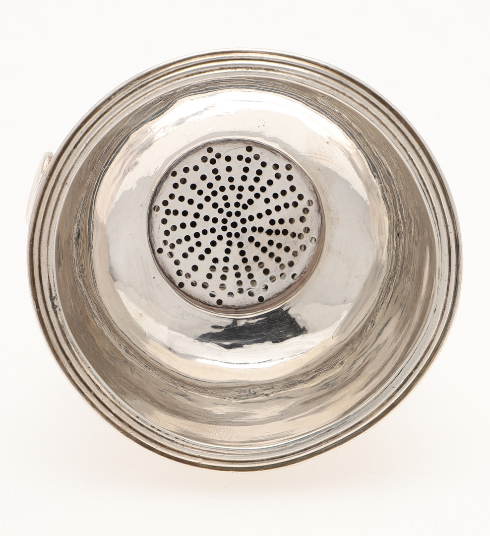 A WILLIAM IV SILVER WINE FUNNEL. - Image 4 of 5