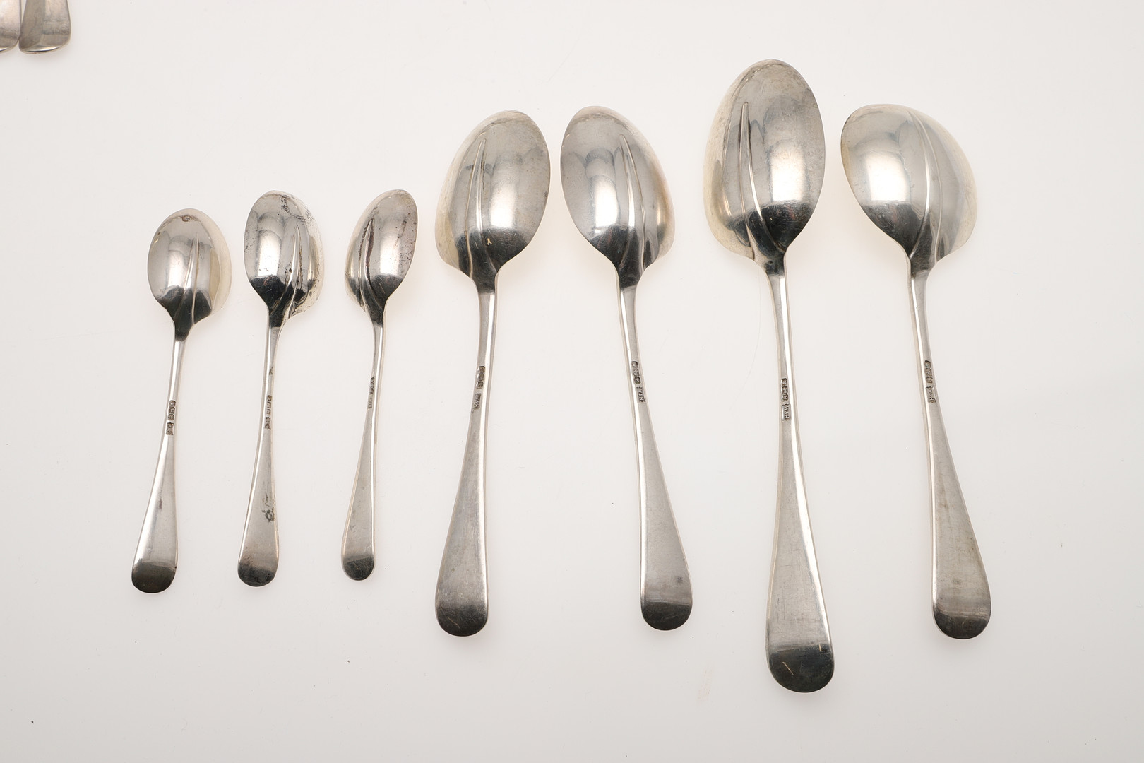 AN EARLY 20TH CENTURY PART-CANTEEN OF HANOVERIAN PATTERN SILVER FLATWARE. - Image 11 of 16