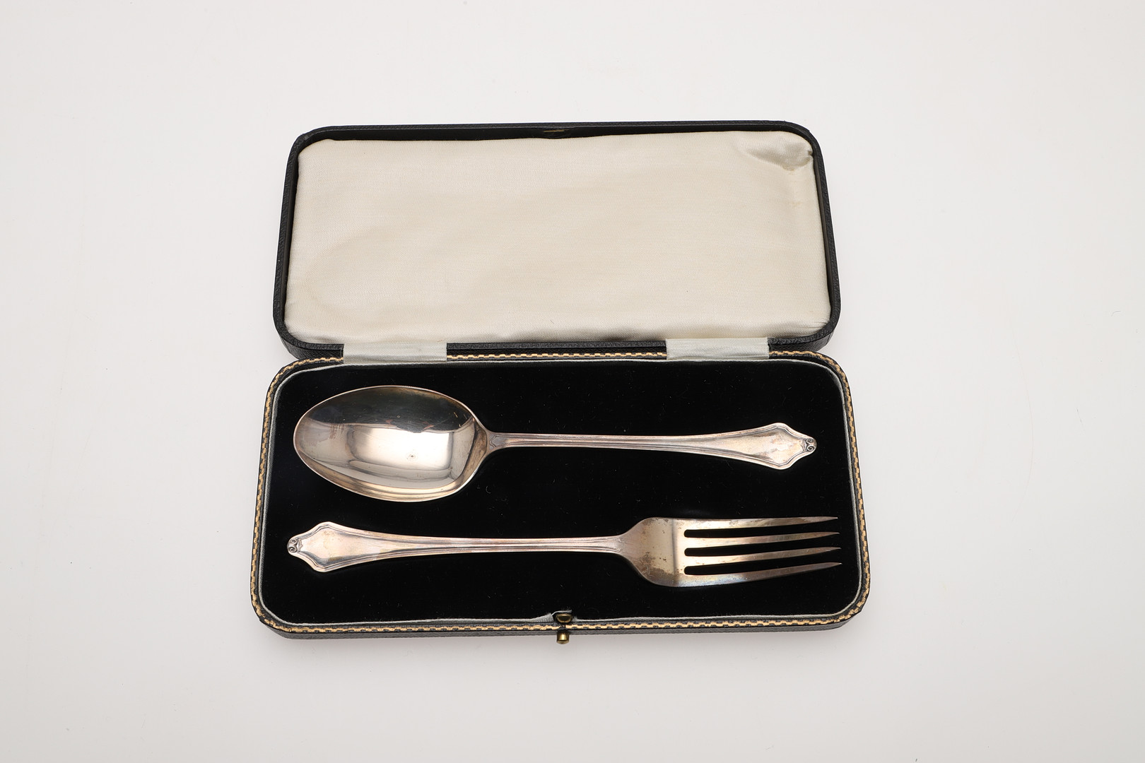 SEVEN VARIOUS CASED SETS OF SILVER FLATWARE & CUTLERY. - Image 15 of 29