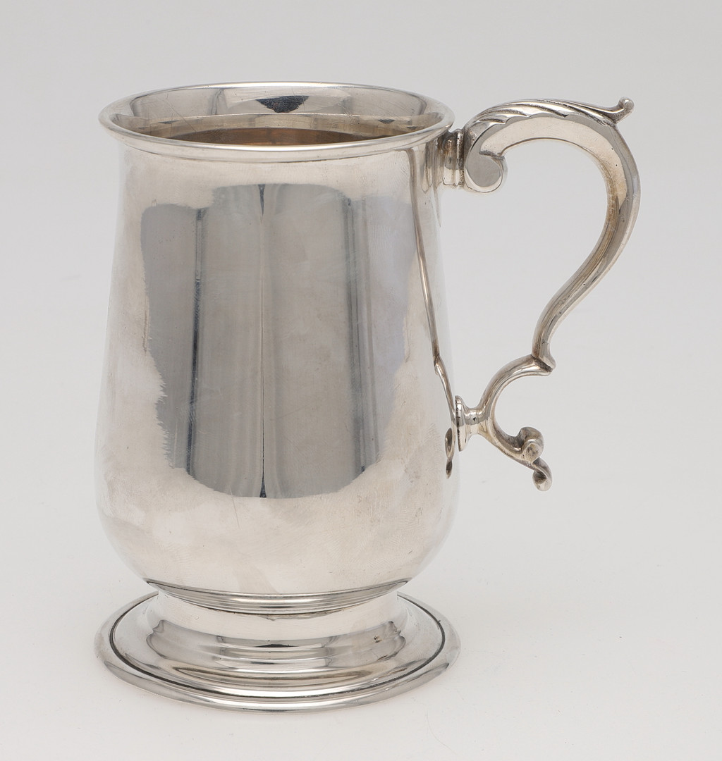 A MID-20TH CENTURY SILVER MUG. - Image 2 of 3