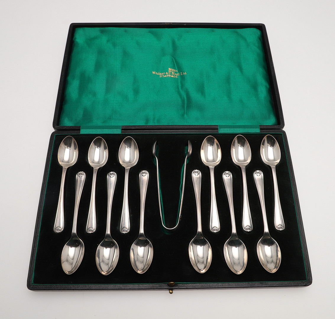 SEVEN VARIOUS CASED SETS OF SILVER FLATWARE & CUTLERY. - Image 23 of 29