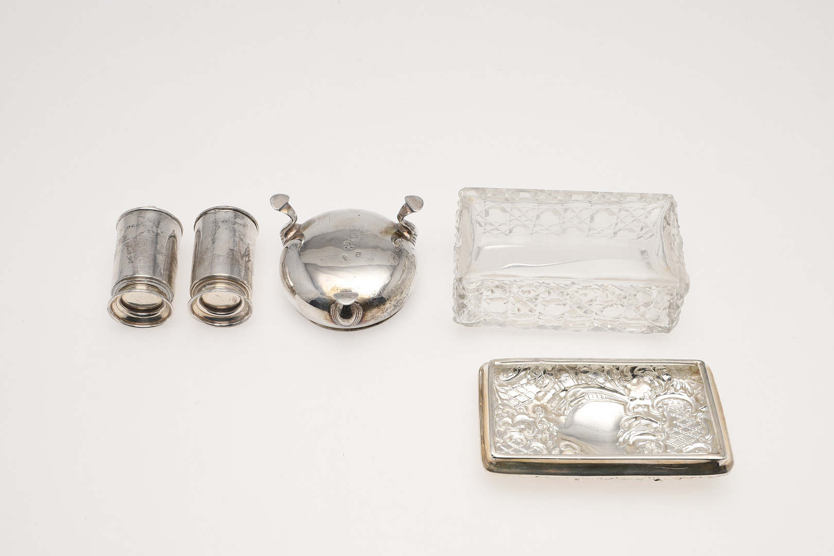 A MIXED LOT OF SILVER. - Image 10 of 10