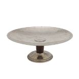 AN EARLY 20TH CENTURY SILVER PEDESTAL DISH OR TAZZA.