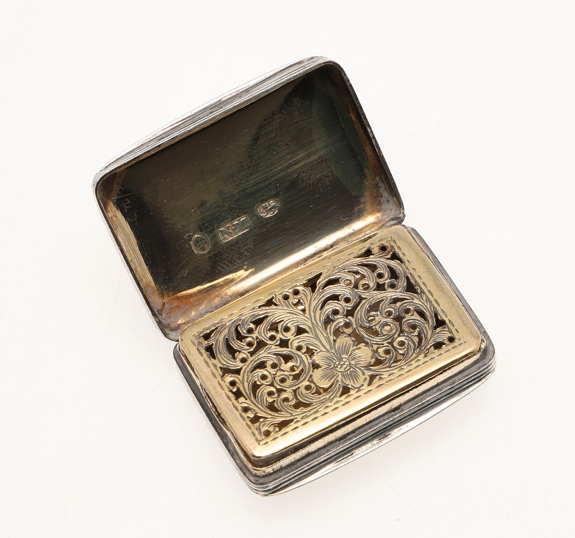 A WILLIAM IV SILVER VINAIGRETTE. - Image 3 of 5