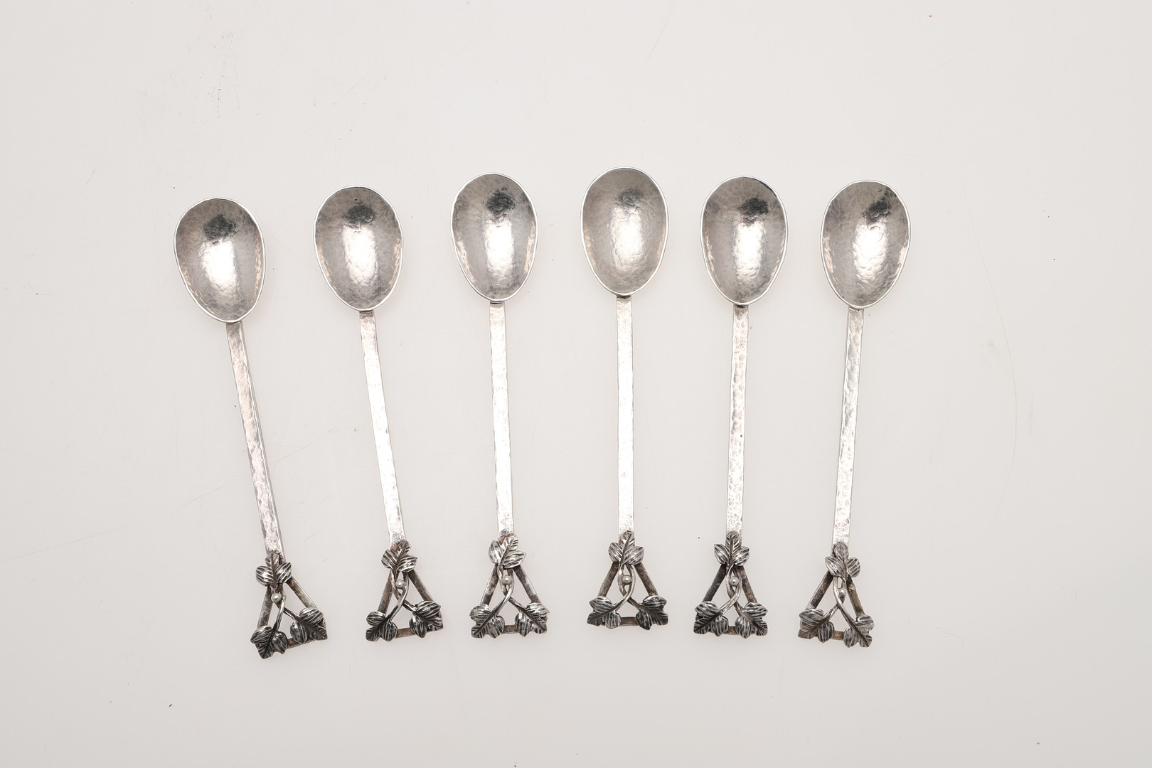 A GEORGE V CASED SET OF SIX ART-DECO SILVER & ENAMEL TEA/ COFFEE SPOONS. - Image 5 of 7