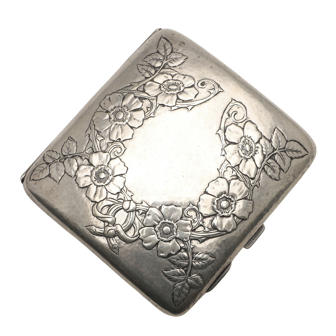 AN ARTS & CRAFTS SILVER CIGARETTE CASE, BY OMAR RAMSDEN & ALWYN CARR.