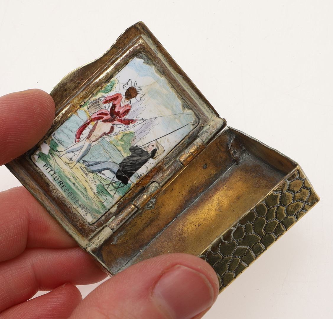 SEVEN LATE 19TH/ EARLY 20TH CENTURY FRENCH BRASS/ COPPER & ENAMEL VESTA CASES. - Image 11 of 12