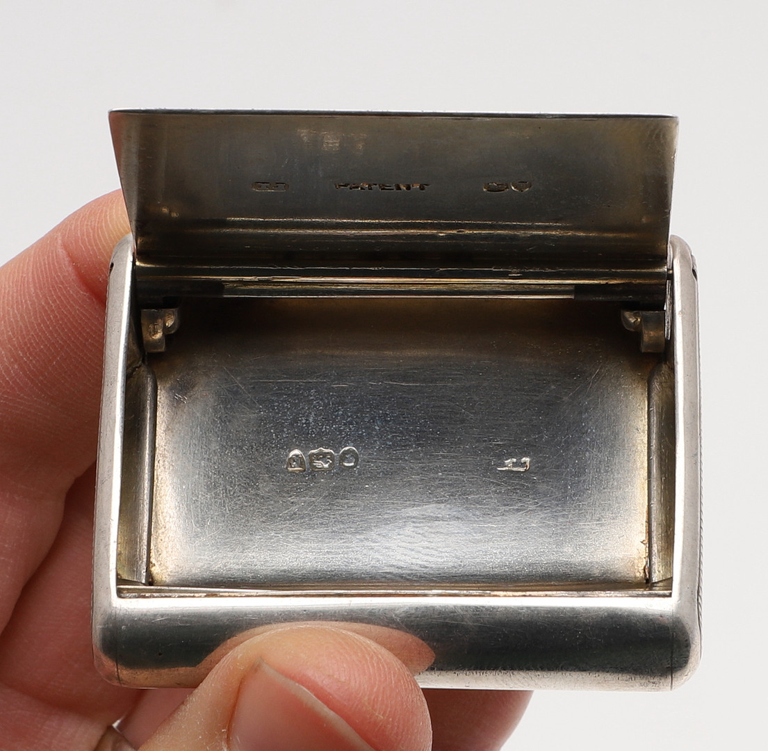 FIVE VARIOUS SILVER VESTA CASES. - Image 7 of 8