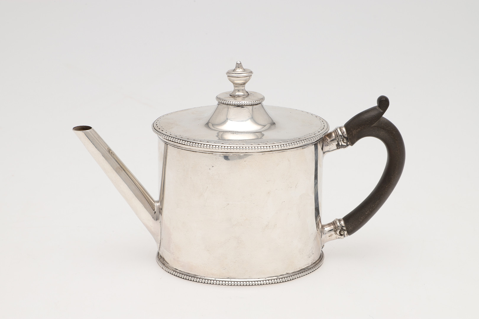 A GEORGE III SILVER ARGYLE. - Image 2 of 5