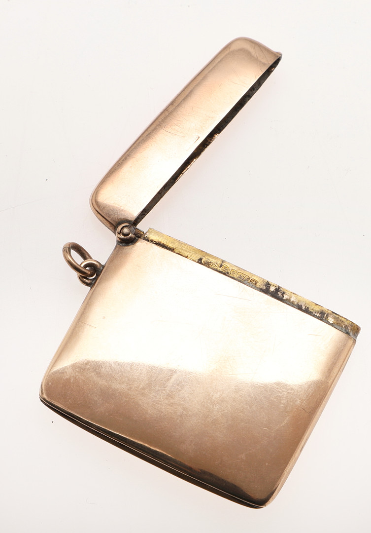 AN EDWARDIAN 9CT. GOLD VESTA CASE. - Image 4 of 4