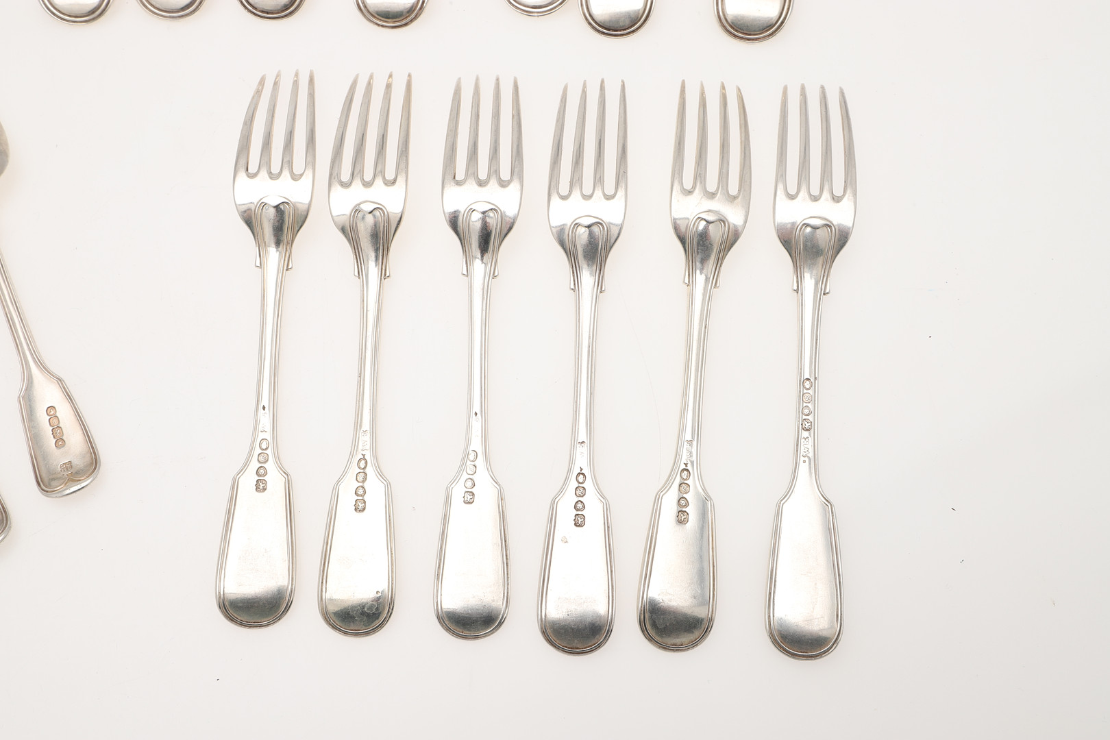 A MATCHED PART-CANTEEN OF FIDDLE & THREAD PATTERN SILVER FLATWARE. - Image 11 of 12