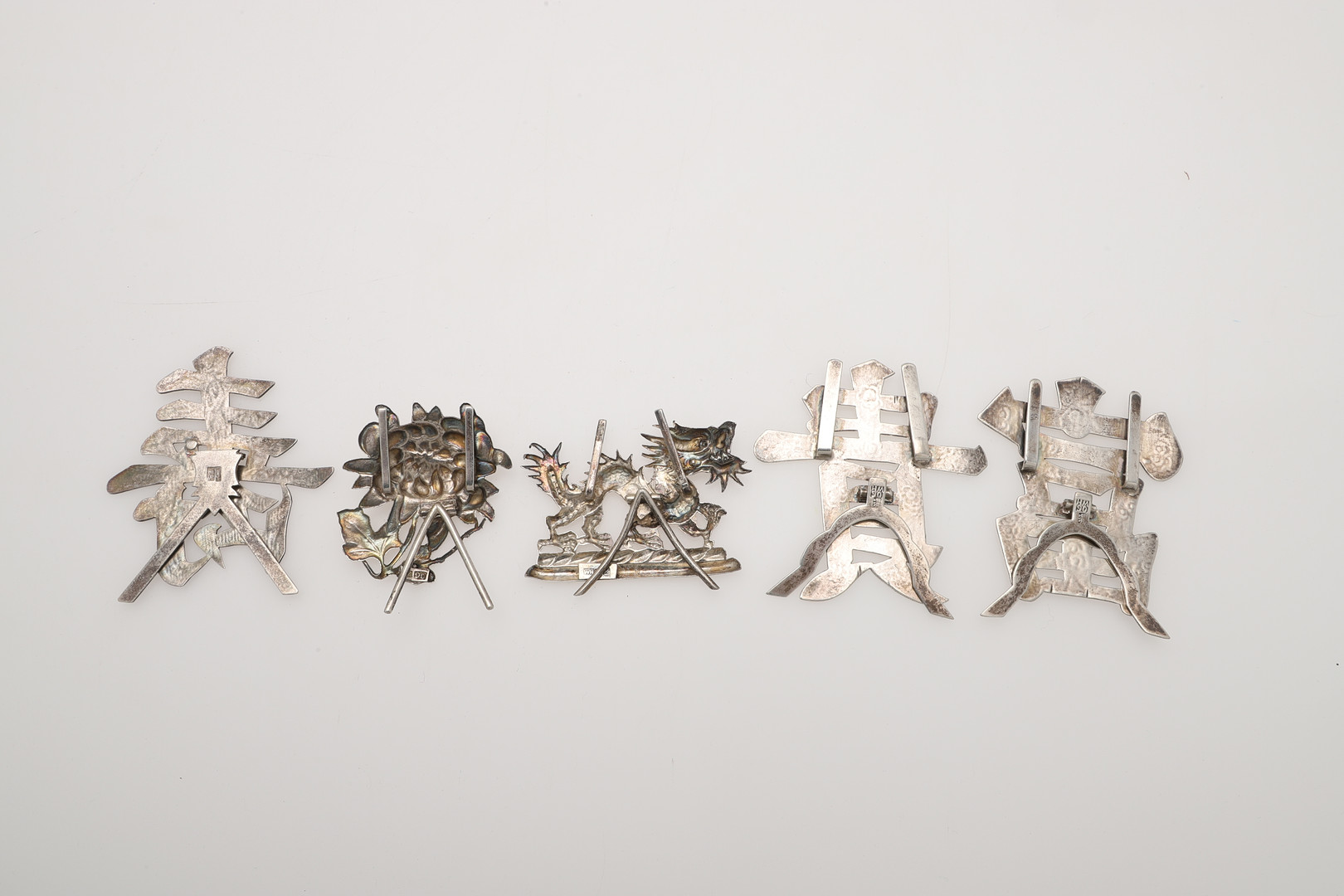 FIVE LATE 19TH/ EARLY 20TH CENTURY CHINESE SILVER MENU CARD HOLDERS. - Image 4 of 5