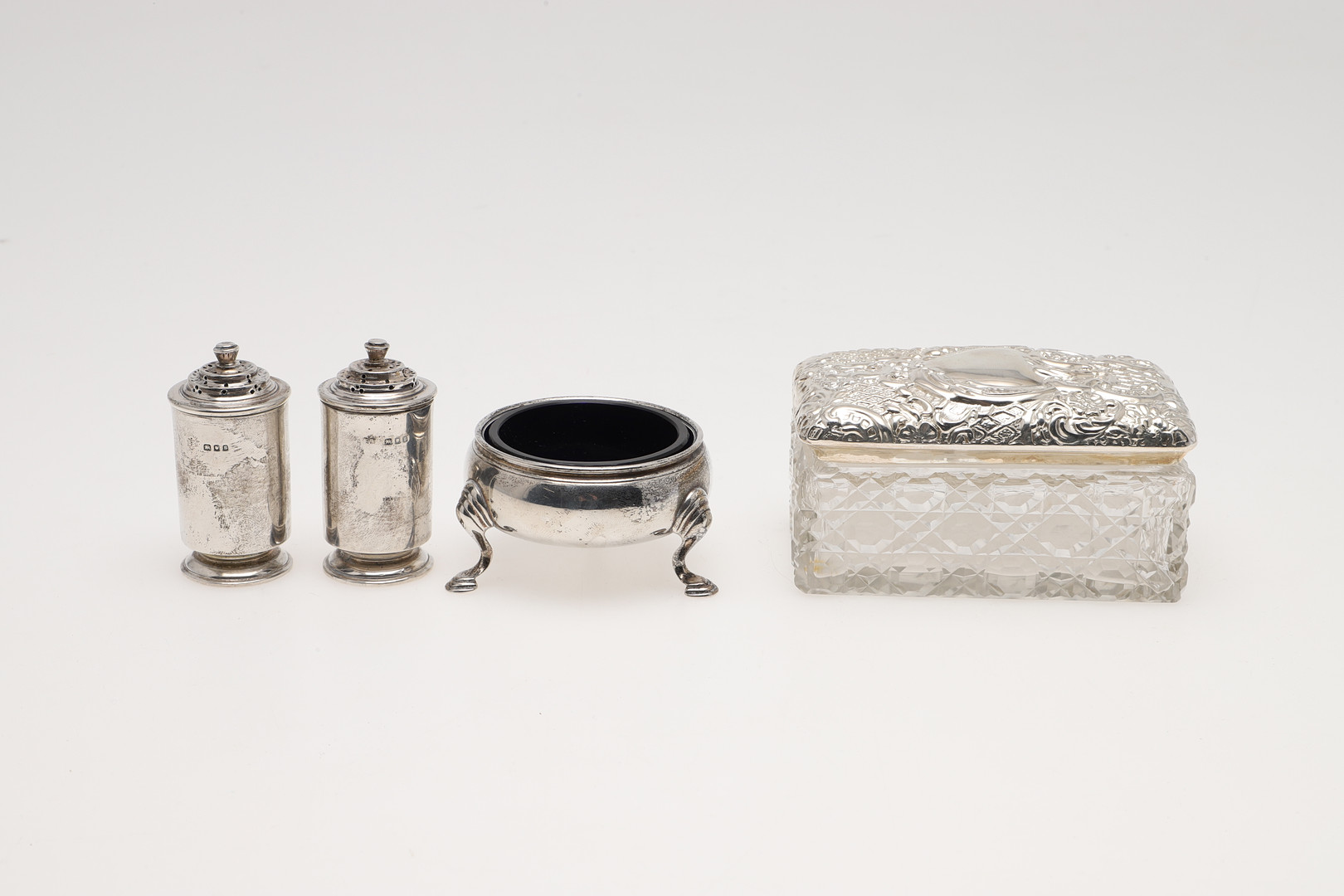 A MIXED LOT OF SILVER. - Image 9 of 10