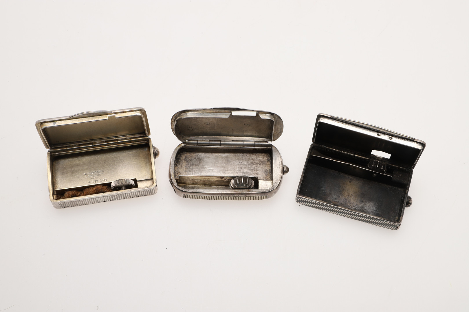 FOUR CONTINENTAL SILVER VESTA CASES. - Image 4 of 6