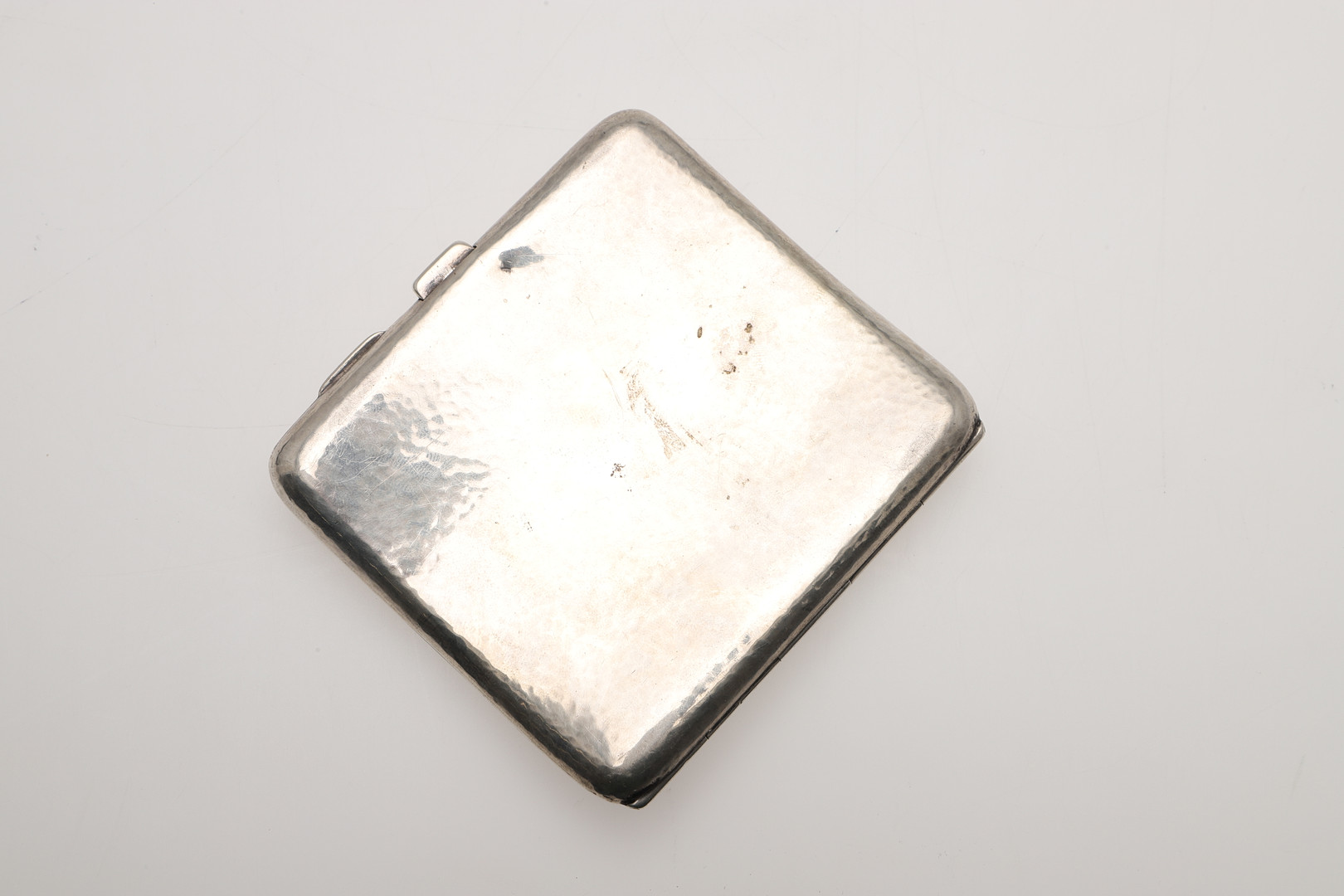 AN ARTS & CRAFTS SILVER CIGARETTE CASE, BY OMAR RAMSDEN & ALWYN CARR. - Image 2 of 4