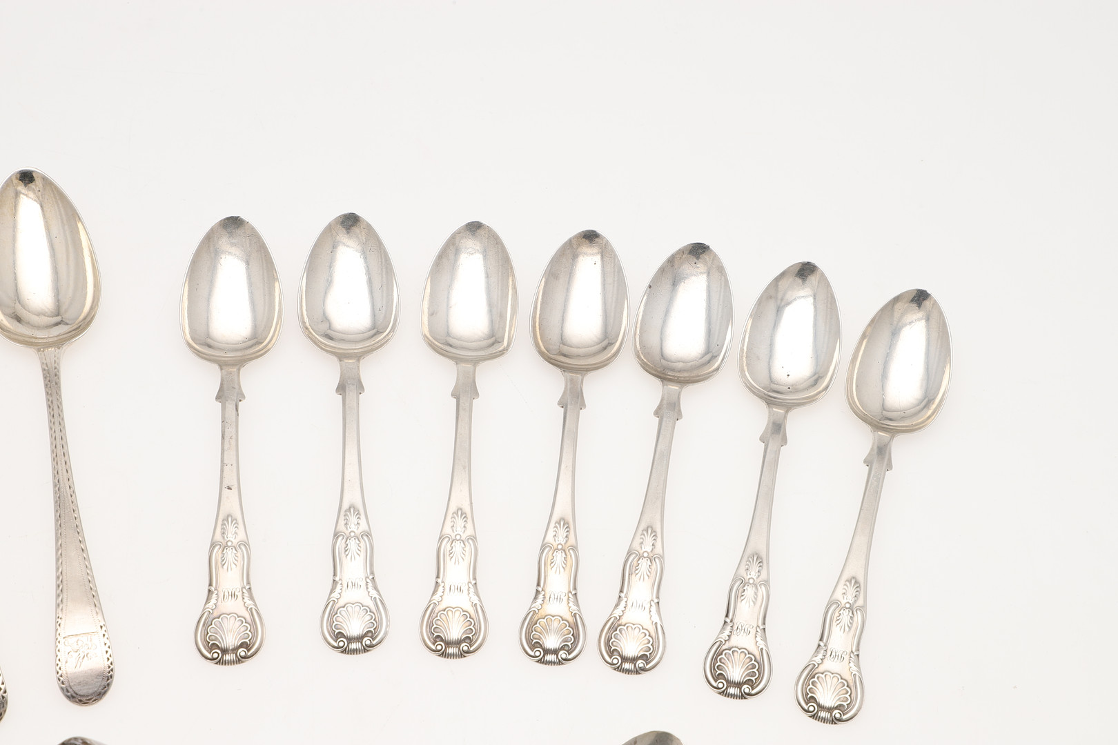 A PAIR OF GEORGE III SILVER DESSERT SPOONS, BY HESTER BATEMAN. - Image 3 of 4