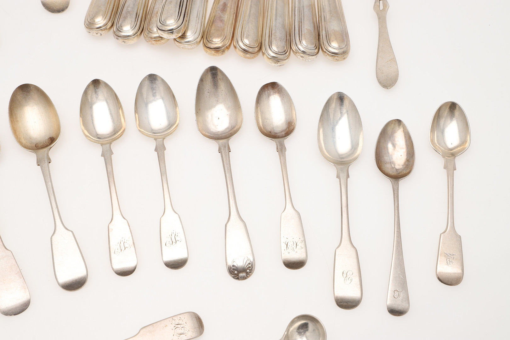 MISCELLANEOUS SILVER FLATWARE & CUTLERY. - Image 6 of 15