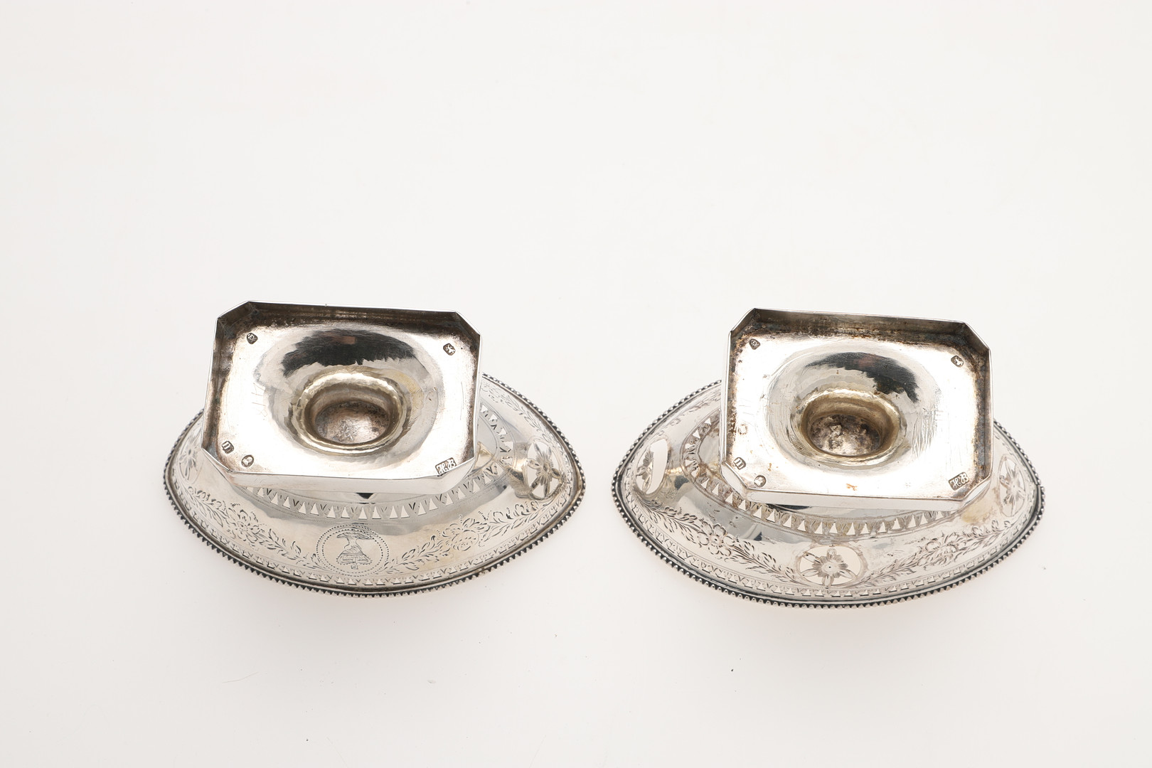 A PAIR OF GEORGE III SILVER SALTS, BY HESTER BATEMAN. - Image 5 of 7