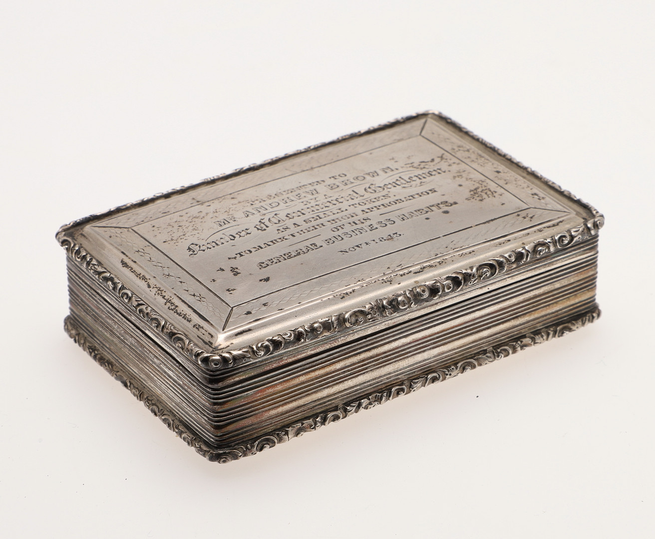 A LATE VICTORIAN SNUFF BOX. - Bild 2 aus 6