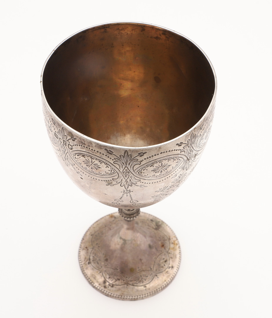 A VICTORIAN SILVER GOBLET. - Image 3 of 5