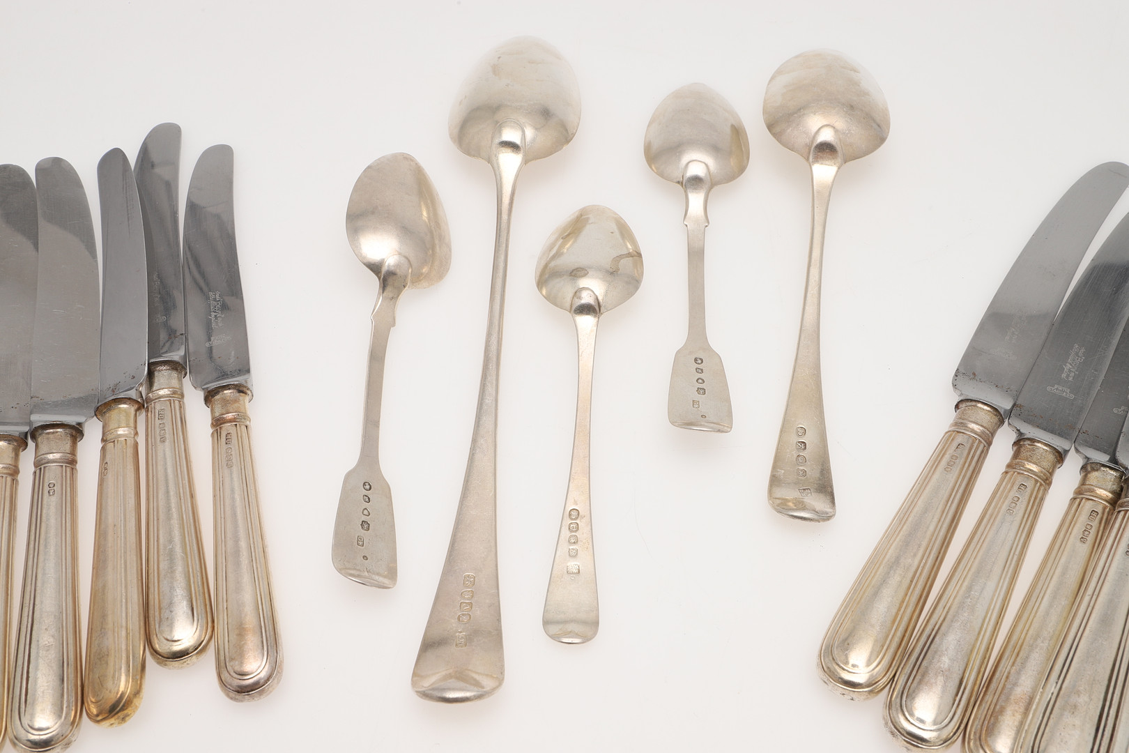 MISCELLANEOUS SILVER FLATWARE & CUTLERY. - Image 9 of 15