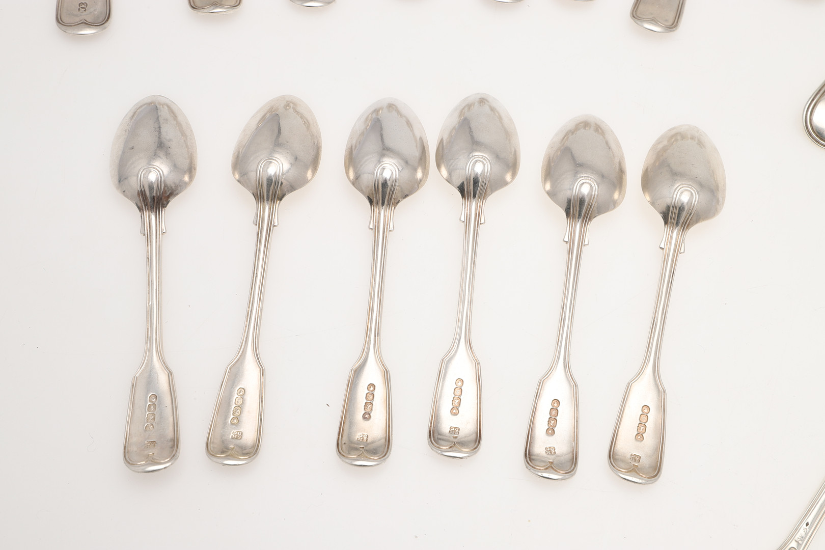 A MATCHED PART-CANTEEN OF FIDDLE & THREAD PATTERN SILVER FLATWARE. - Image 10 of 12