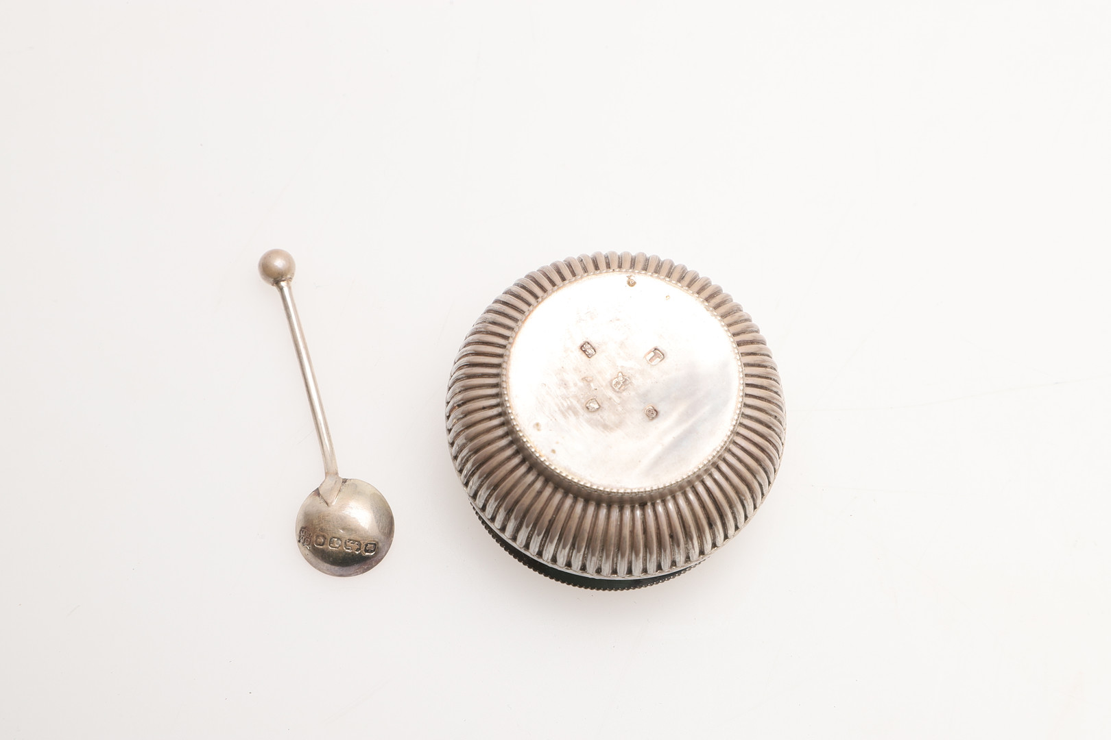 TWO CASED SETS OF SILVER TEASPOONS. - Image 12 of 13