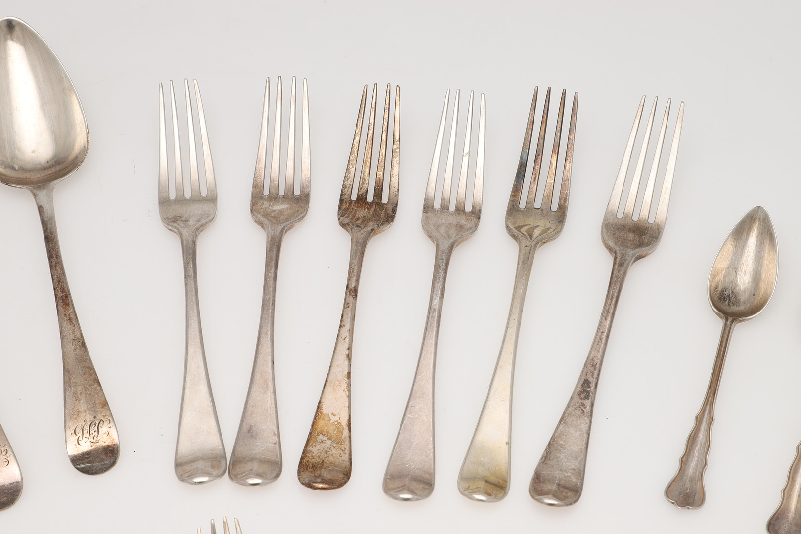 MISCELLANEOUS SILVER FLATWARE. - Image 5 of 15