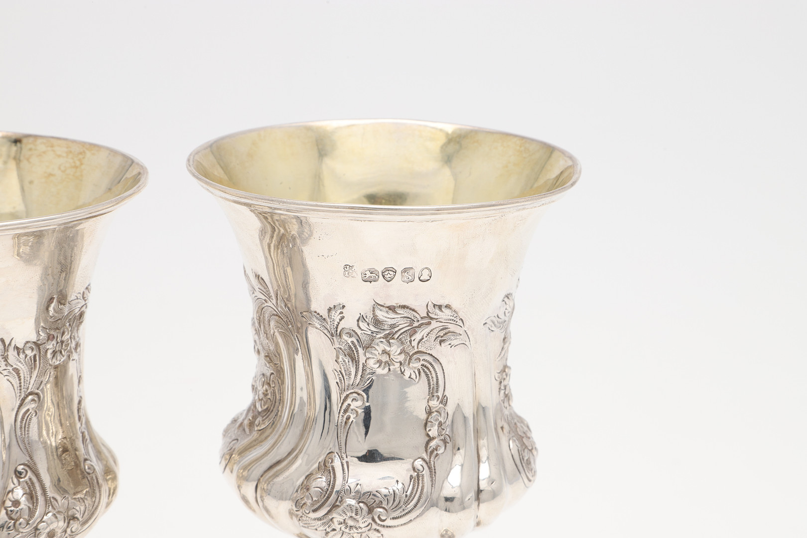 A PAIR OF WILLIAM IV SILVER WINE GOBLETS. - Image 5 of 7