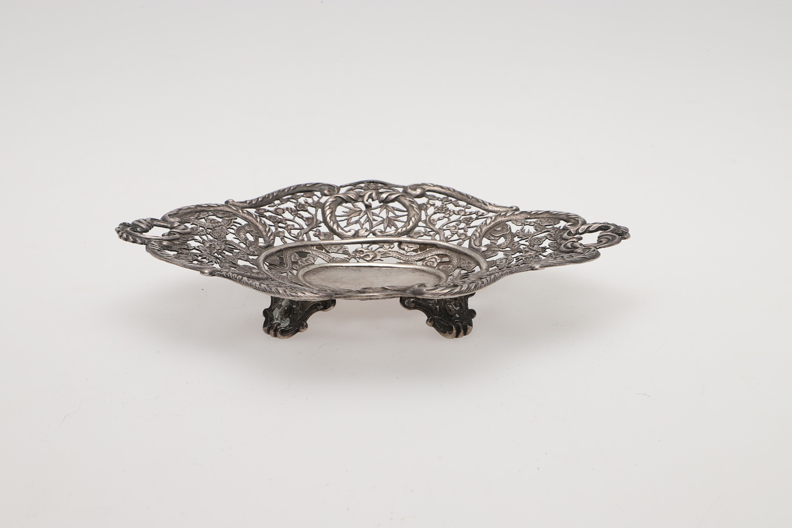 A LATE 19TH CENTURY CHINESE SILVER BONBON DISH. - Image 4 of 4