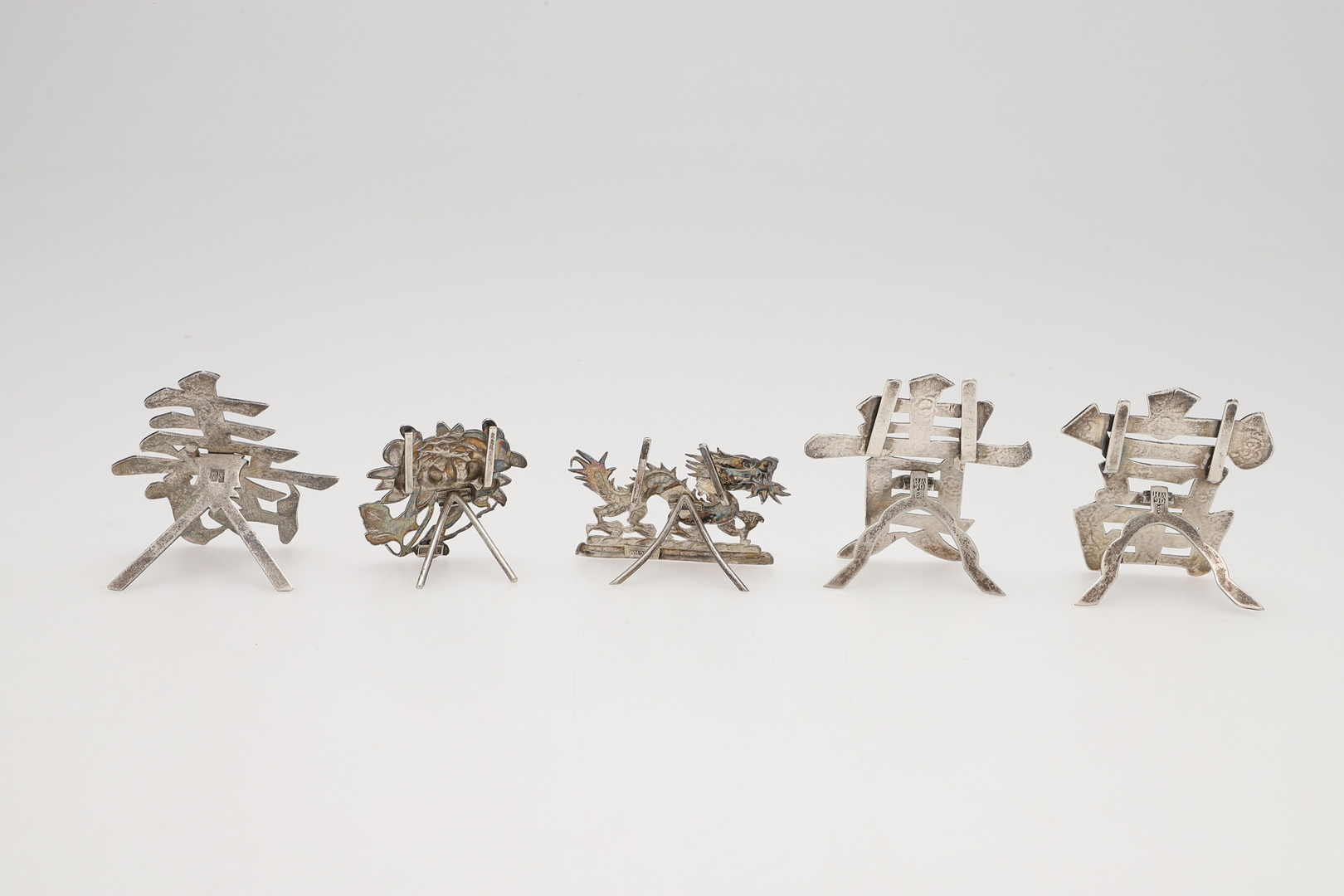 FIVE LATE 19TH/ EARLY 20TH CENTURY CHINESE SILVER MENU CARD HOLDERS. - Image 3 of 5