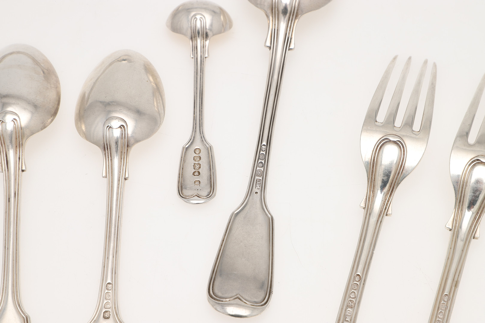 A MATCHED PART-CANTEEN OF FIDDLE & THREAD PATTERN SILVER FLATWARE. - Image 8 of 12