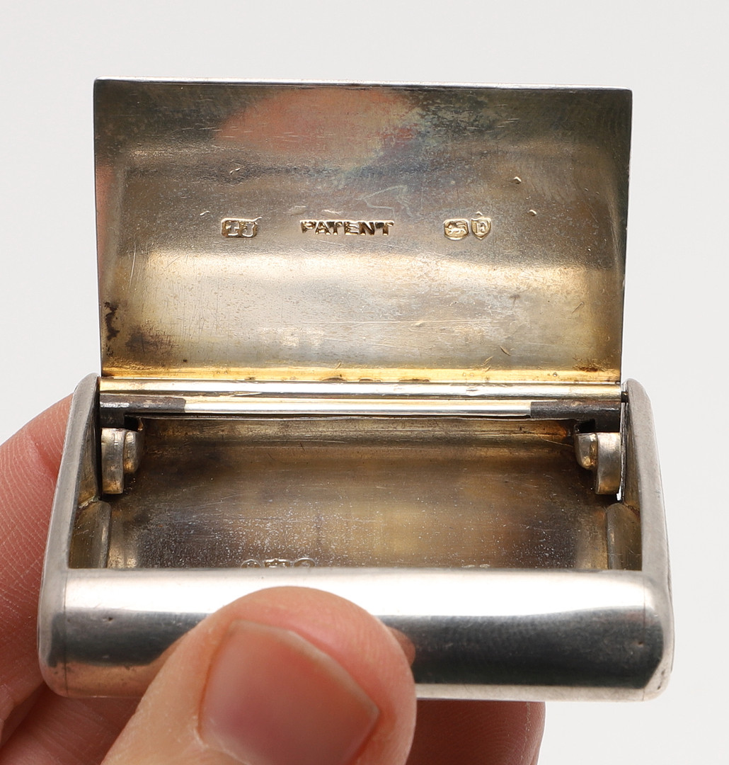 FIVE VARIOUS SILVER VESTA CASES. - Image 6 of 8