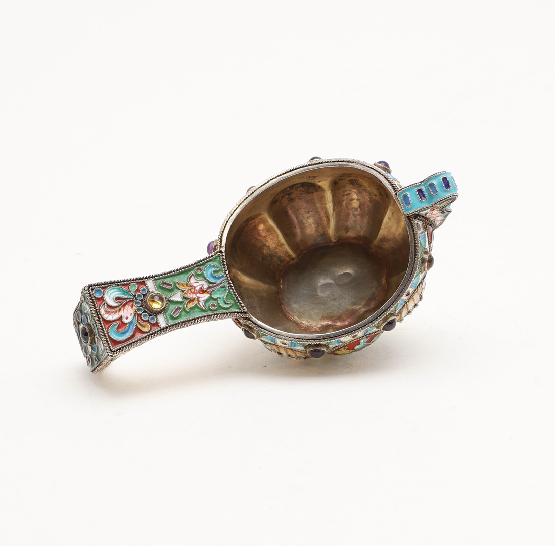 A 20TH CENTURY RUSSIAN SILVERGILT KOVSH. - Image 6 of 7