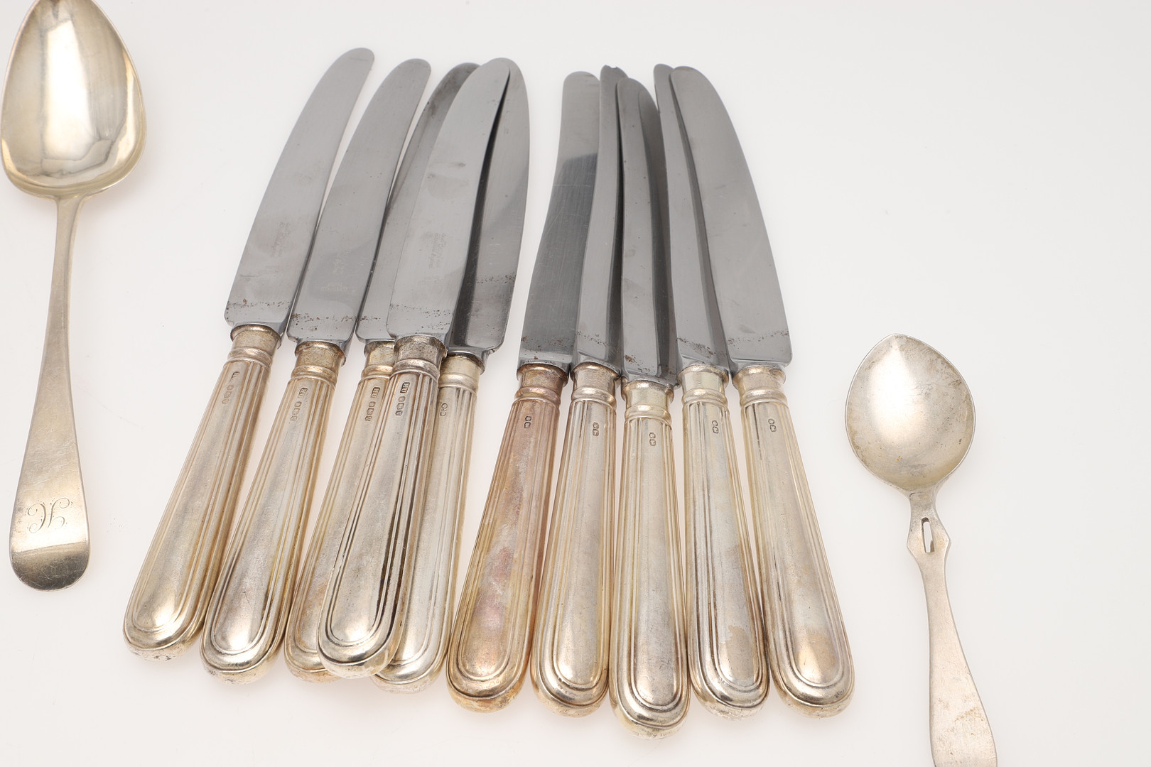 MISCELLANEOUS SILVER FLATWARE & CUTLERY. - Image 4 of 15