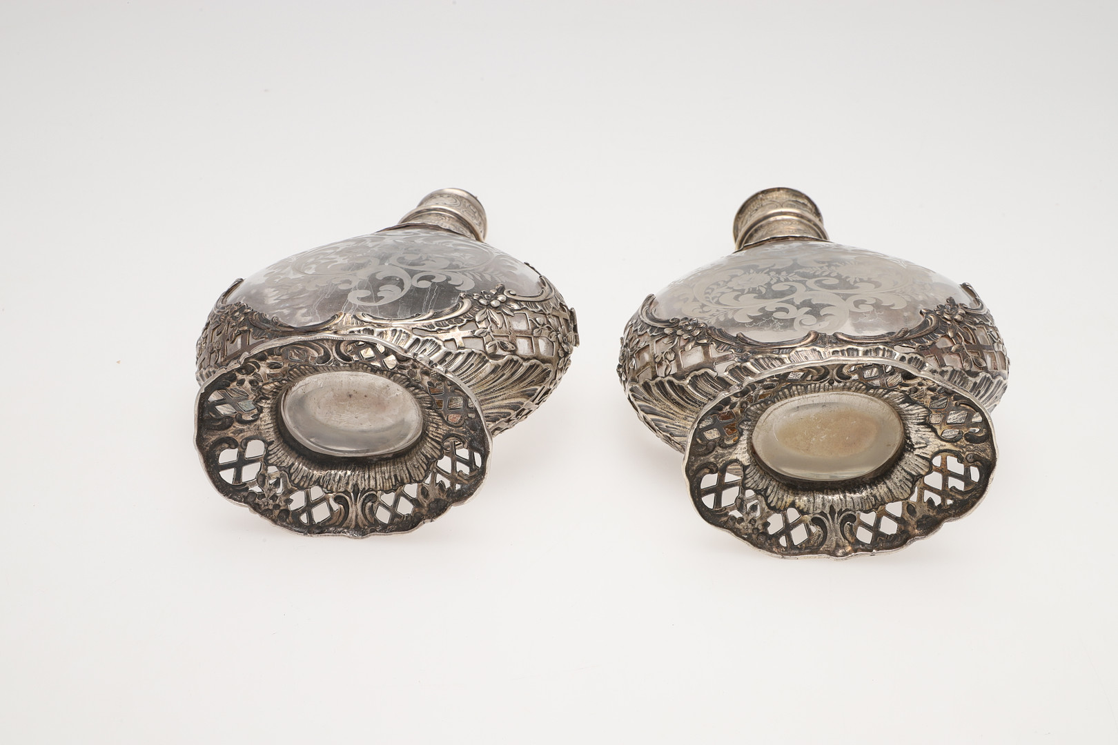 A PAIR OF LATE 19TH/ EARLY 20TH CENTURY GERMAN SILVER MOUNTED DECANTERS. - Image 13 of 13
