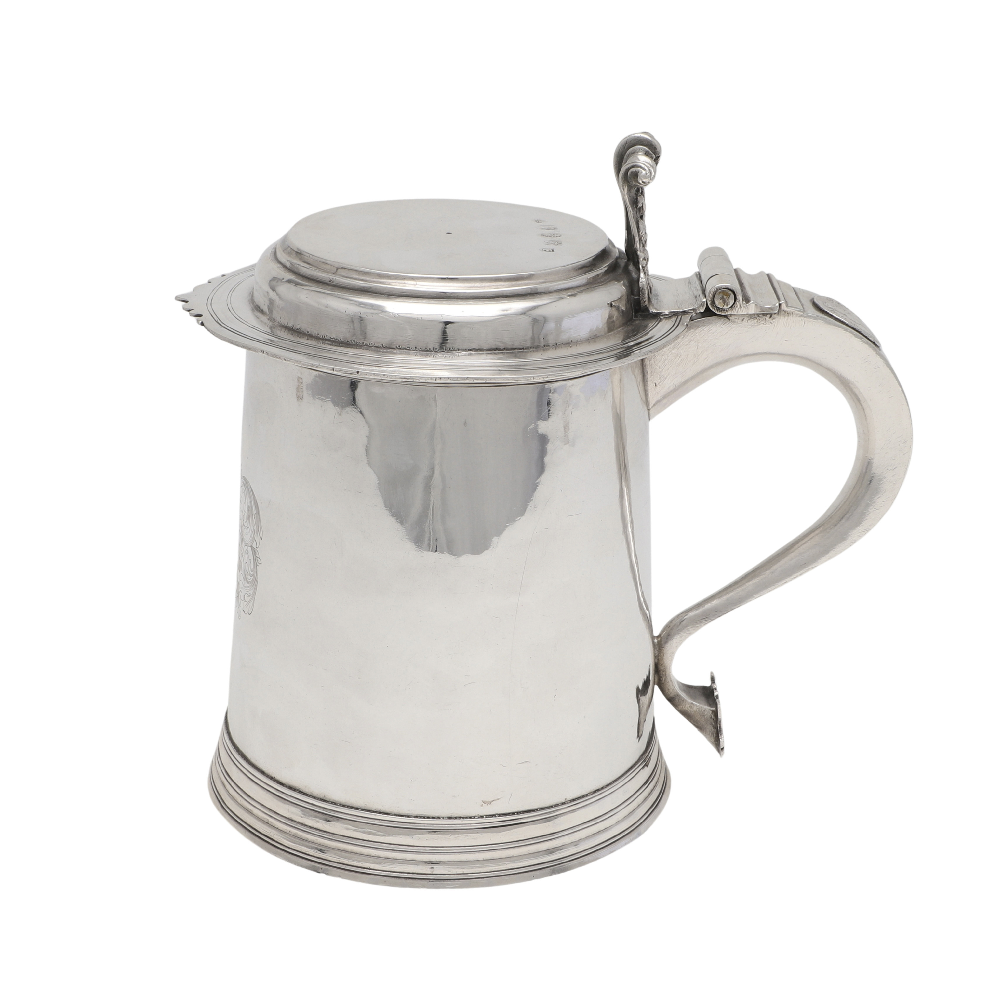 A QUEEN ANNE WEST-COUNTRY PROVINCIAL SILVER TANKARD.