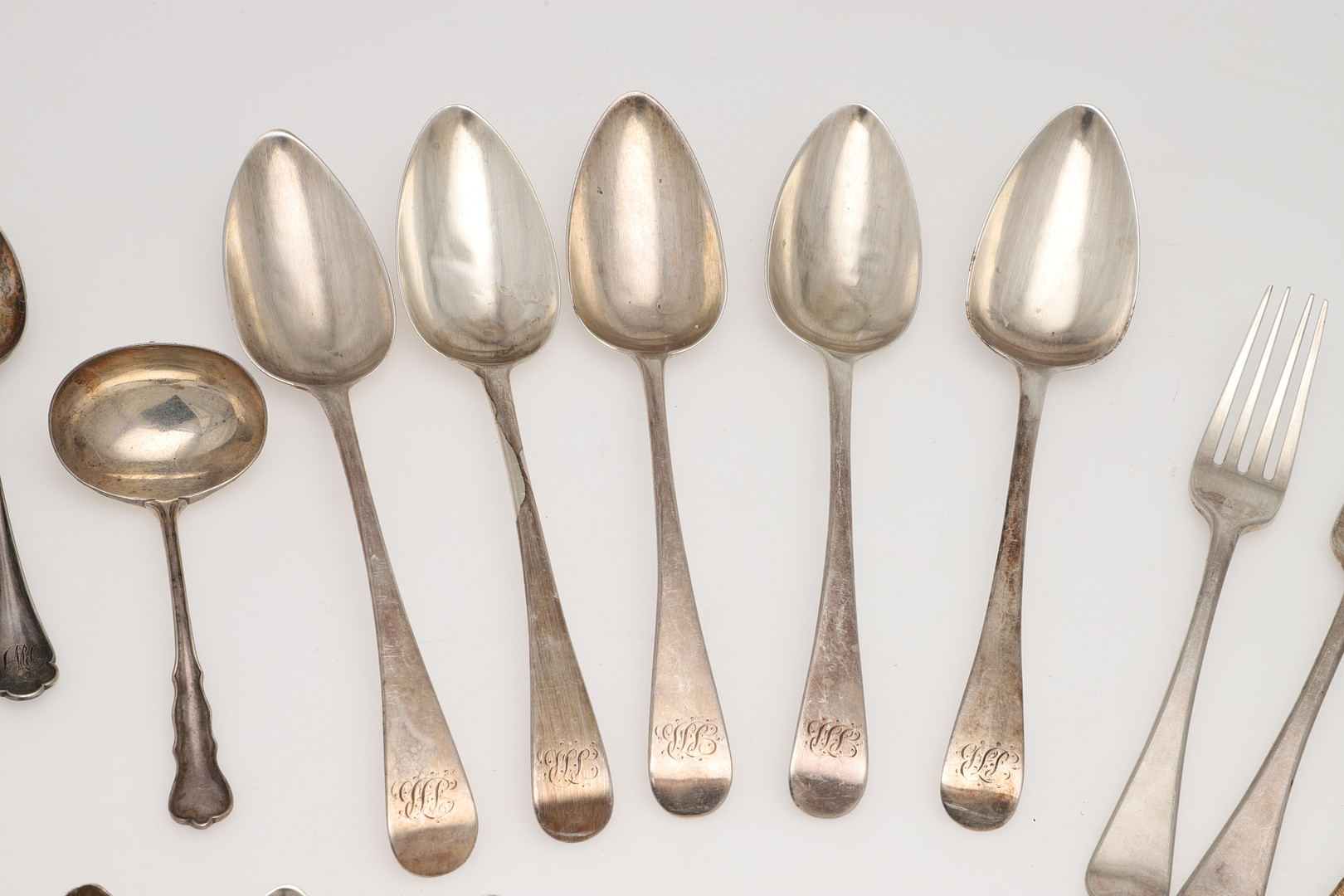 MISCELLANEOUS SILVER FLATWARE. - Image 4 of 15