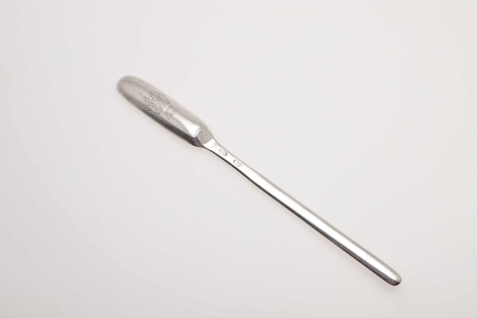 AN 18TH CENTURY IRISH SILVER MARROW SCOOP. - Image 2 of 3