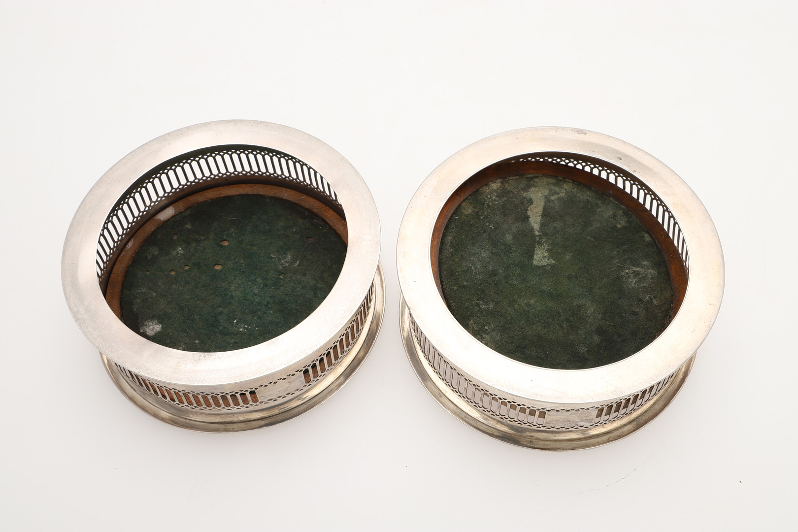 A PAIR OF EDWARDIAN SILVER MOUNTED WOODEN WINE COASTERS. - Image 5 of 5