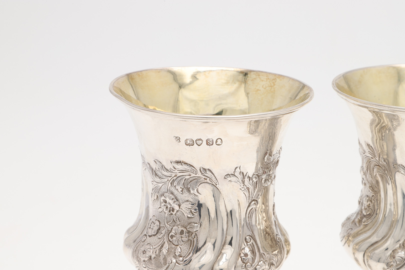 A PAIR OF WILLIAM IV SILVER WINE GOBLETS. - Image 4 of 7