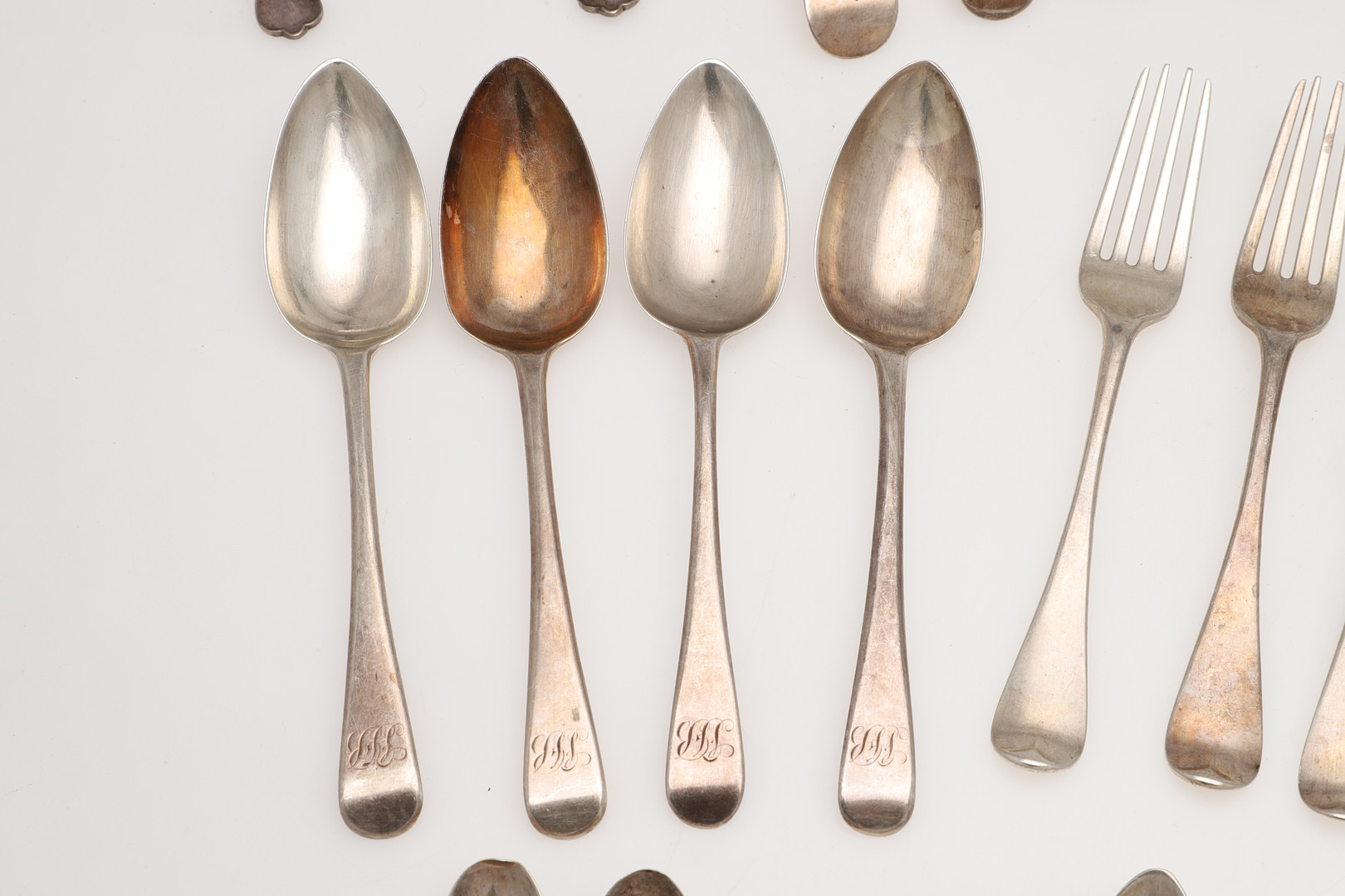 MISCELLANEOUS SILVER FLATWARE. - Image 7 of 15