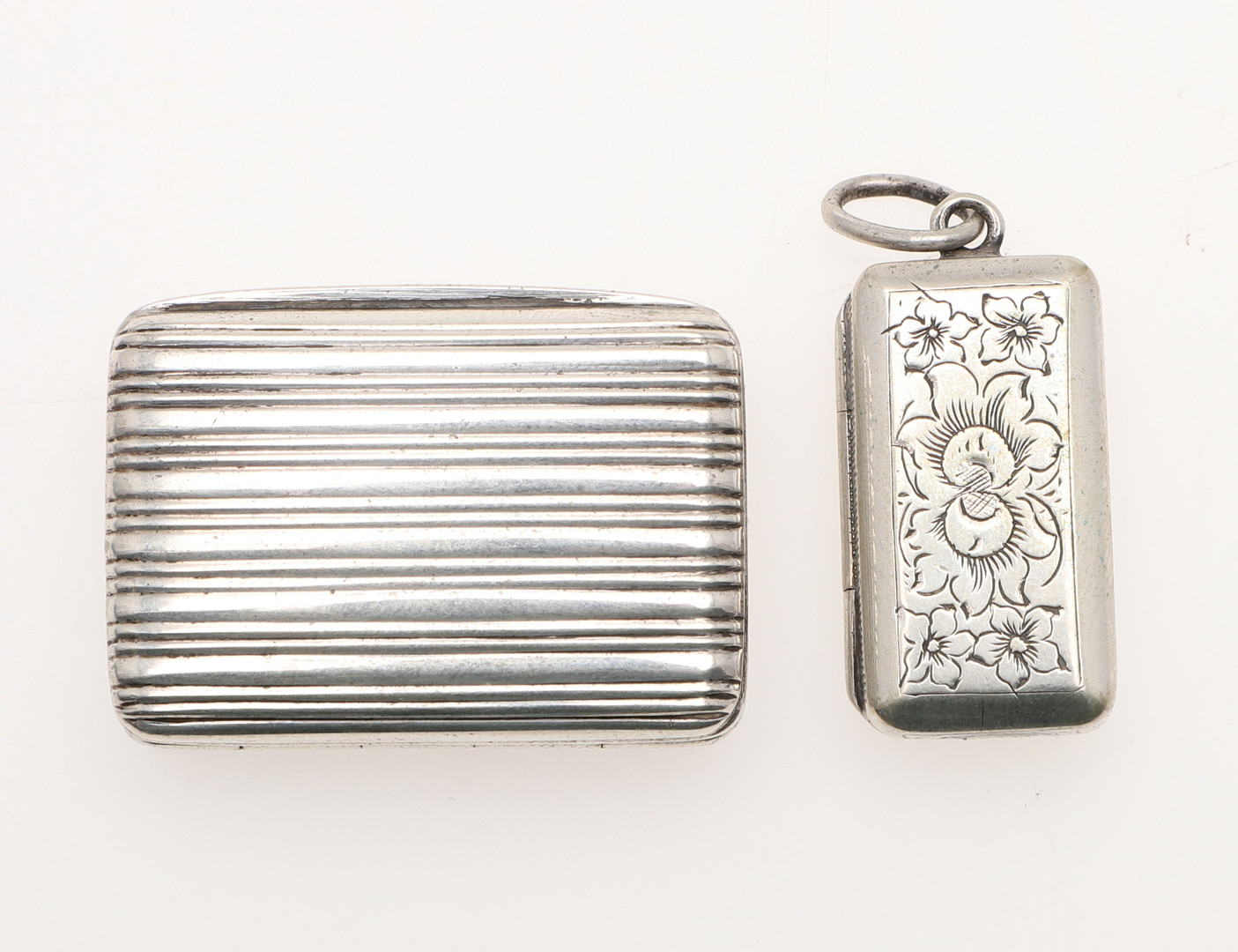 A WILLIAM IV SILVER VINAIGRETTE. - Image 2 of 5